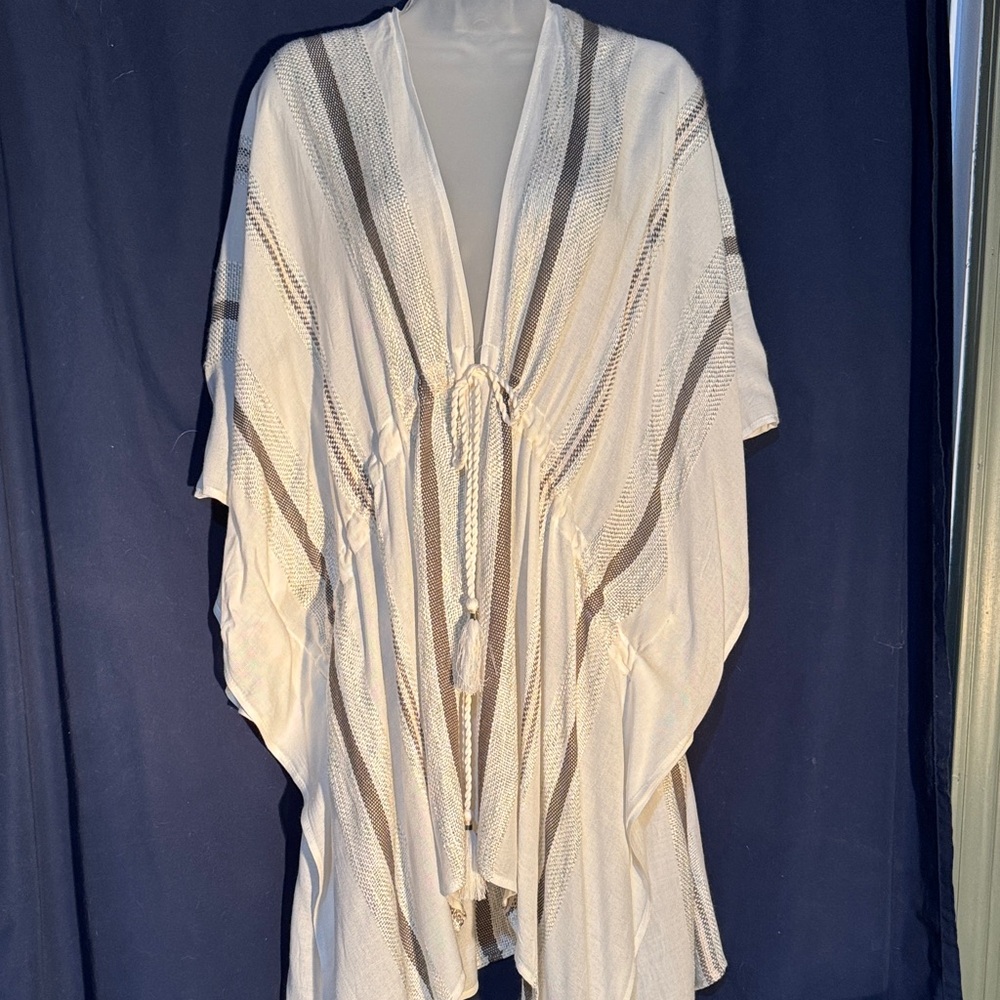 Time and Tru White and Gray Women's Top